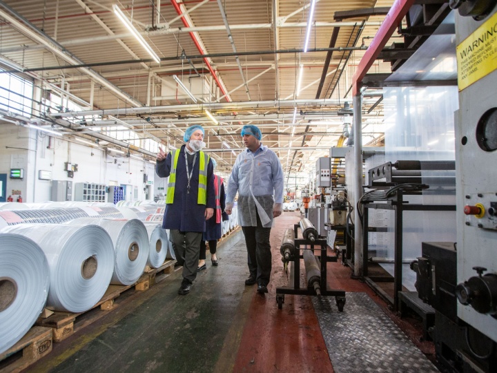 Tees Valley Mayor visits Coveris Hartlepool to support new investment in testing technology